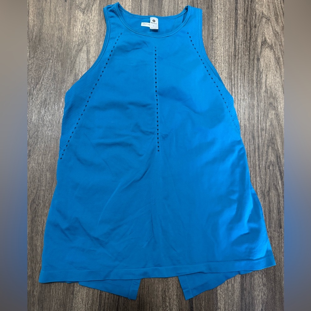 Small workout top